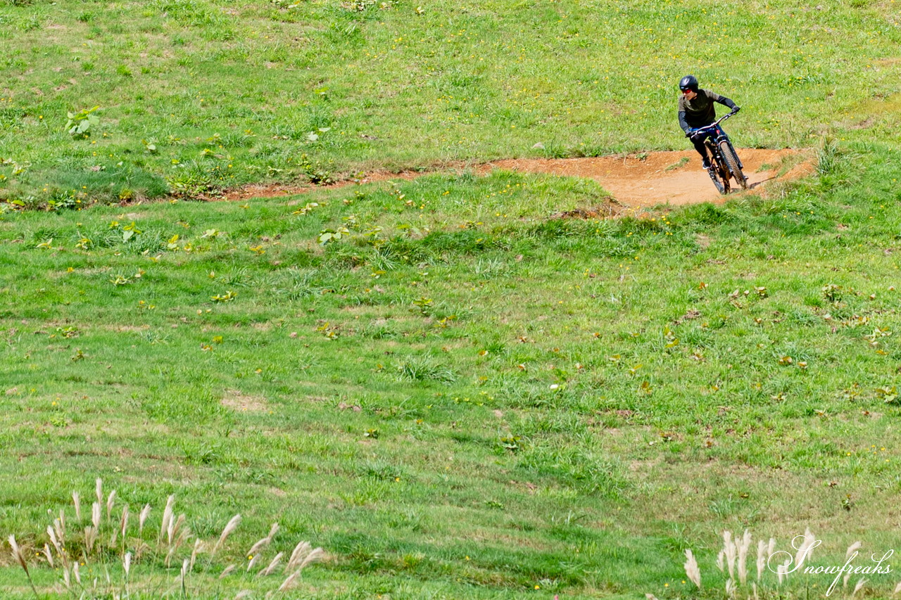 ニセコマウンテンリゾート グラン・ヒラフ　電動アシスト付きMTB『Turbo Levo』でフロートレイルにチャレンジ！